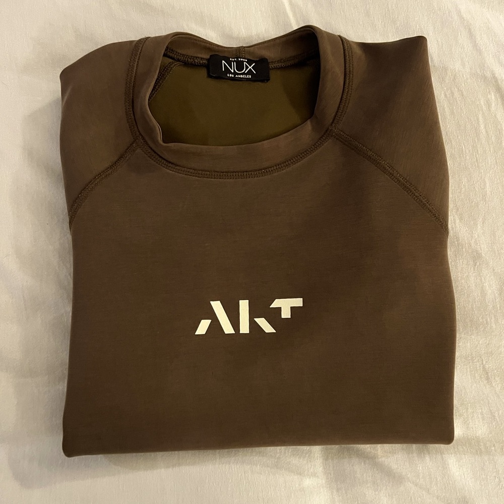NUX AKT Sleek Sweat Pullover in Olive Green